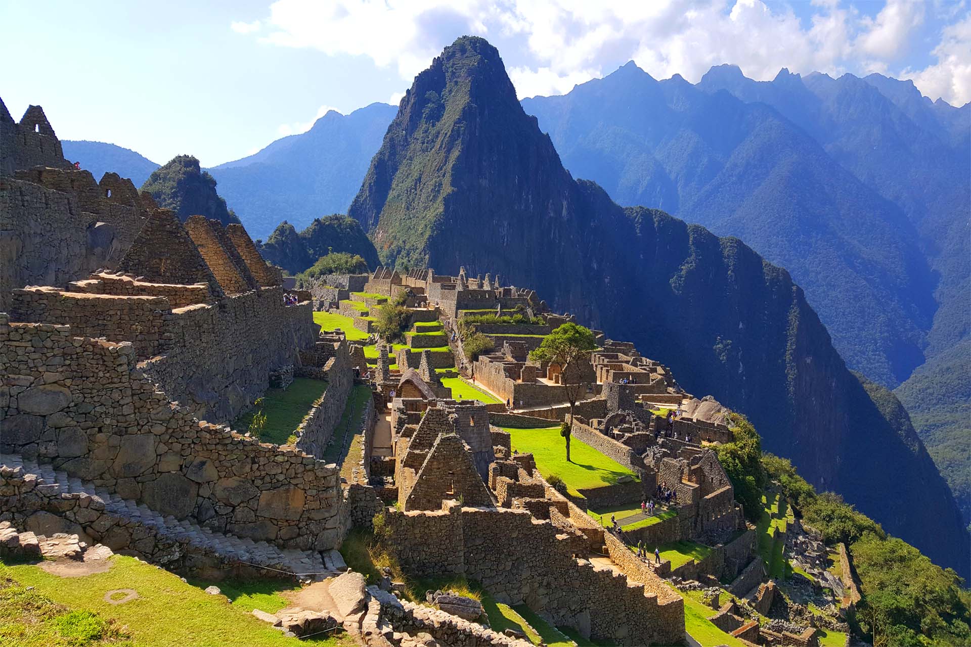 Day 2: Cusco - Ollantaytambo - Aguas Calientes - Machu Picchu